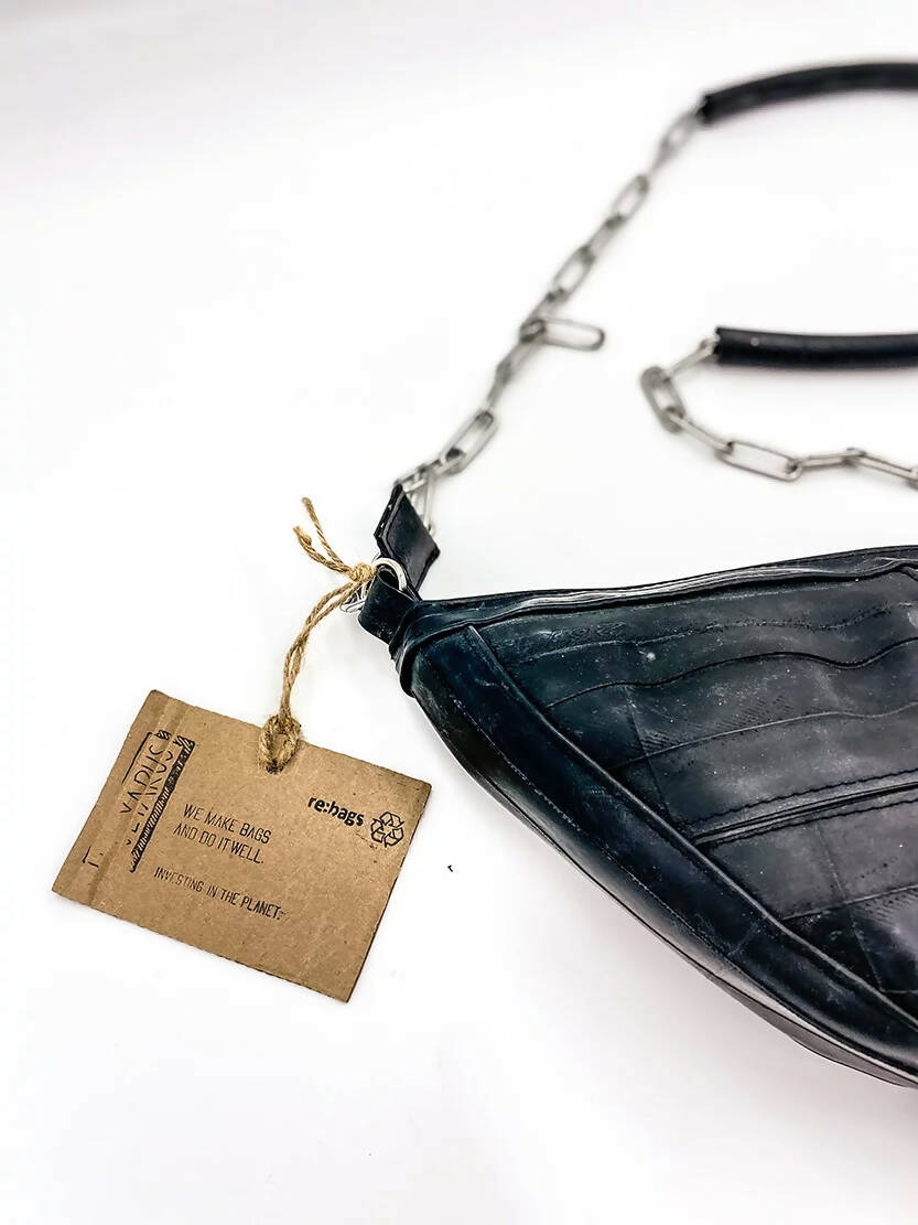 Gasmask bag on chain BLACK