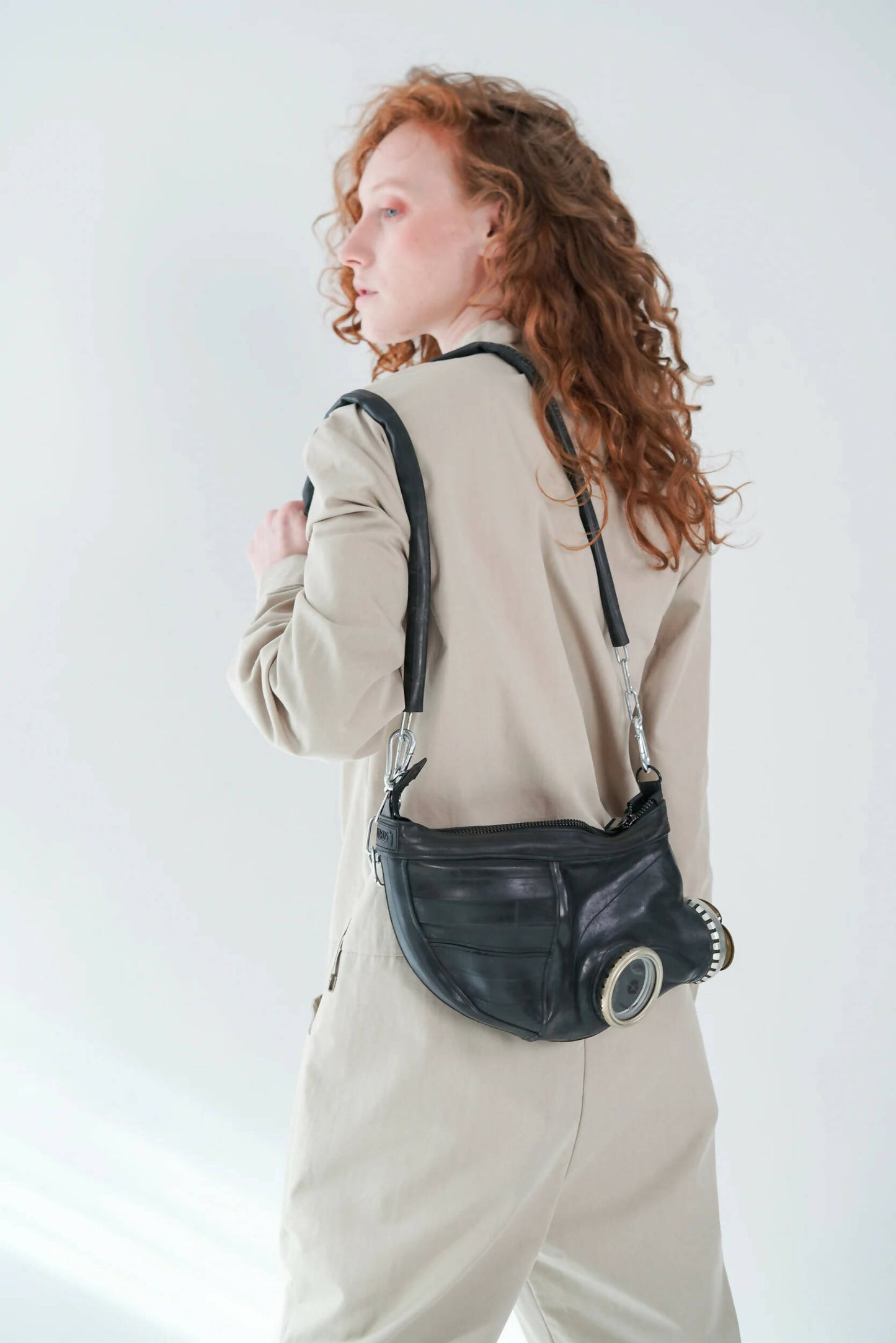 Gasmask bag on chain BLACK
