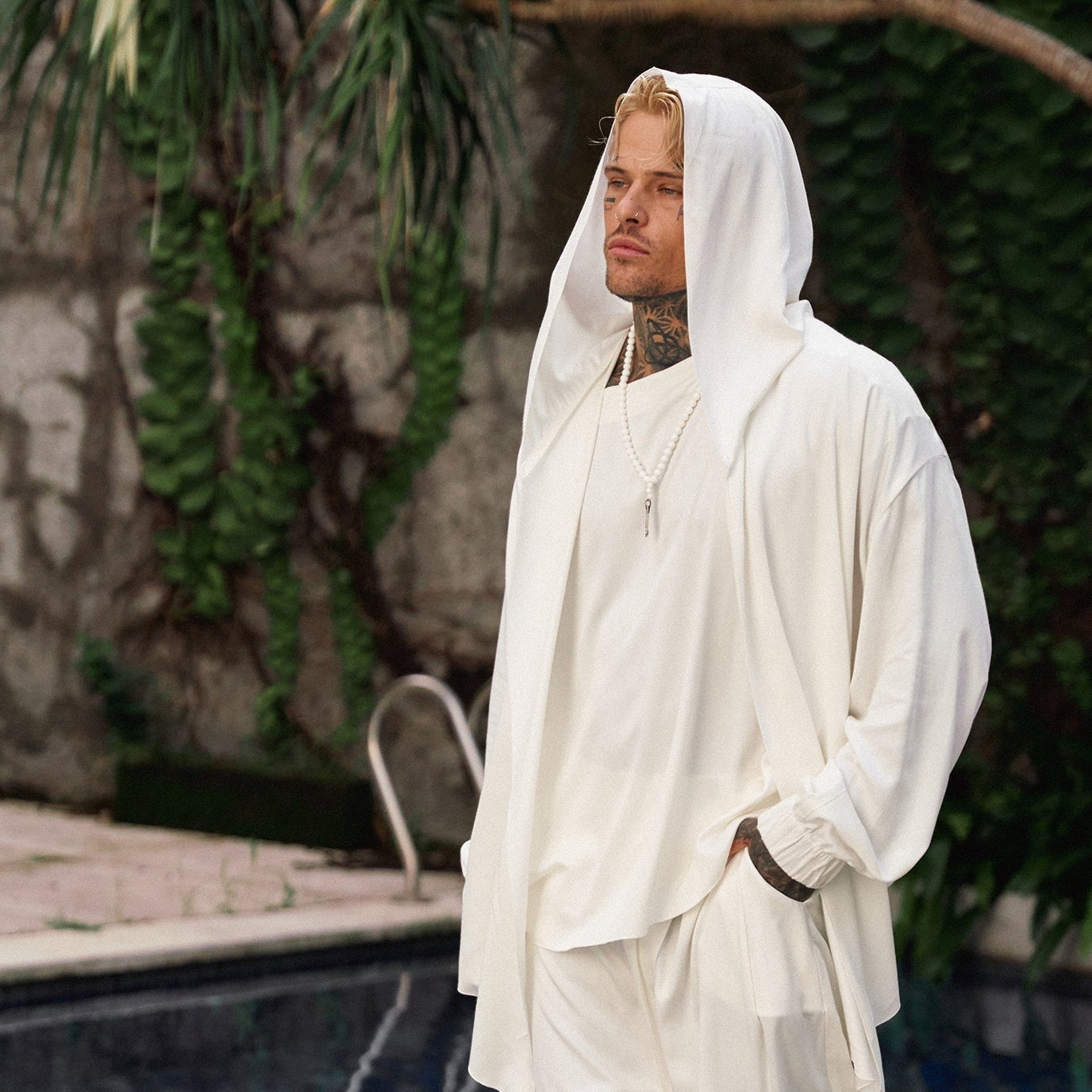 WHITE CARDIGAN WITH HOOD | OVERZ