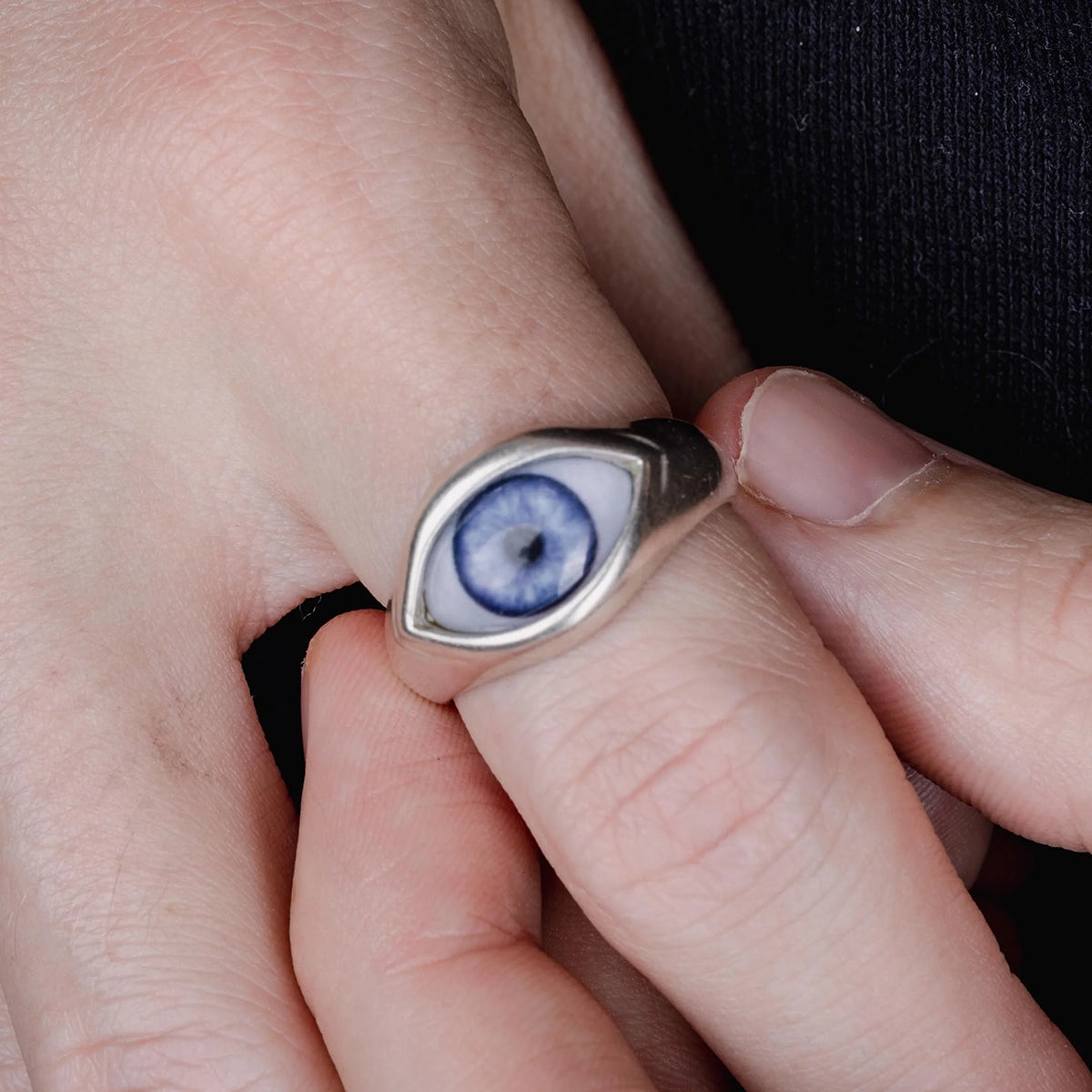 EYE RING IN SILVER