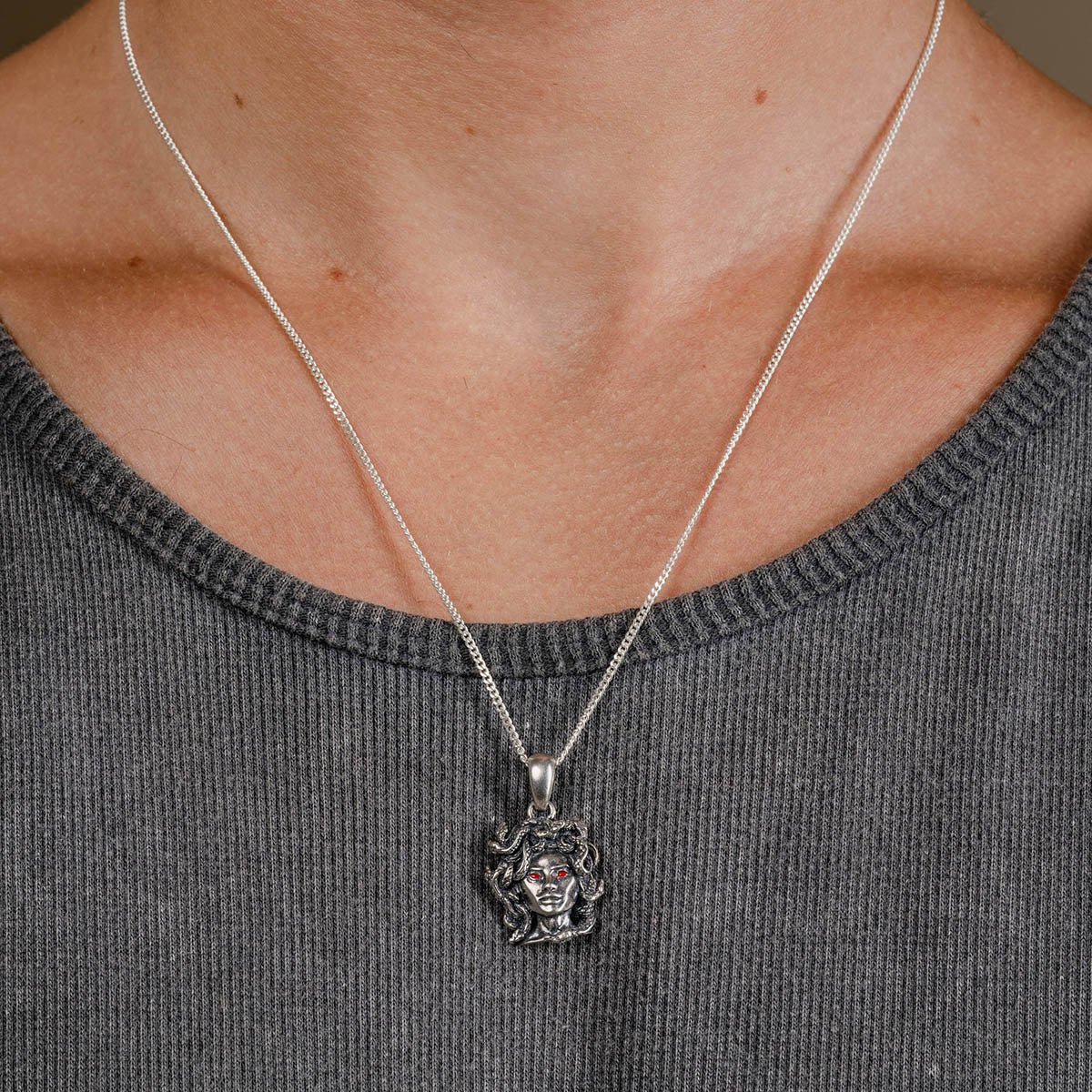 REY EYES MEDUSA NECKLACE IN SILVER