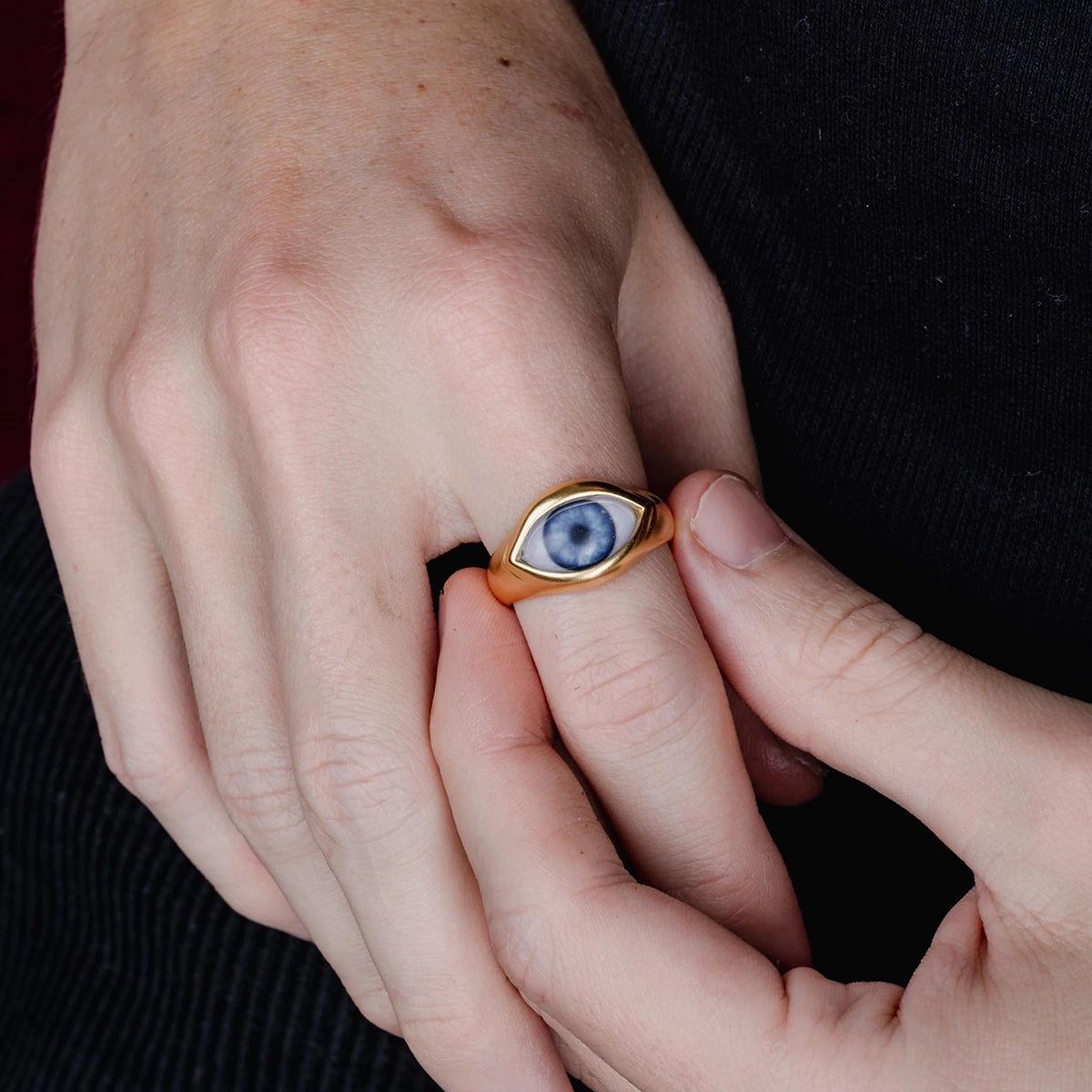 EYE RING IN GOLD