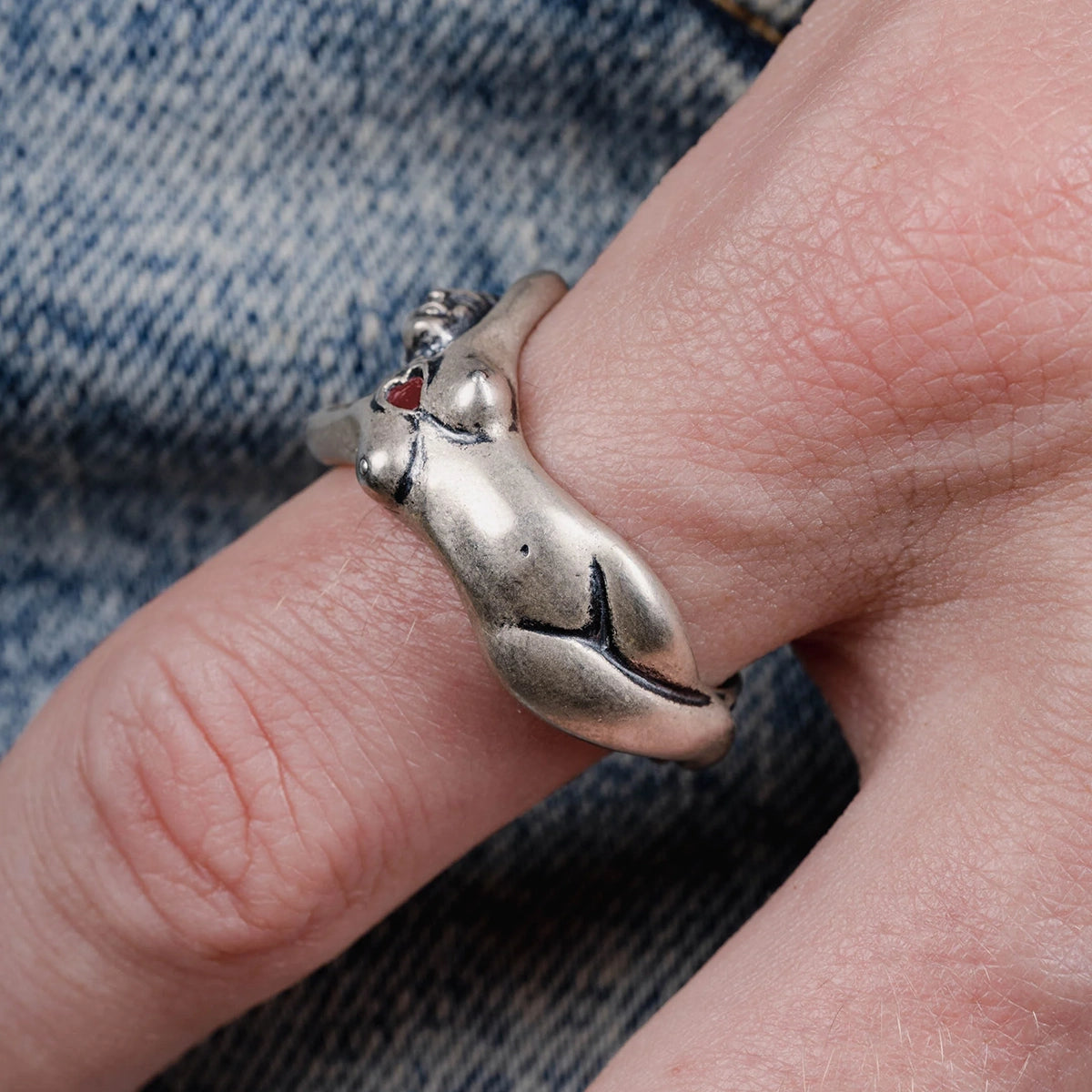 LADIES RING WITH RED STONE IN SILVER