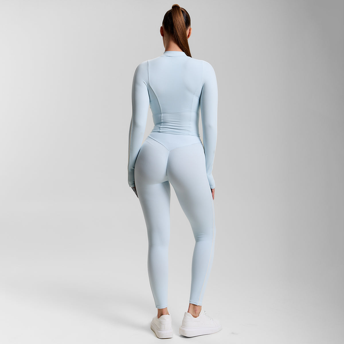MODEL P02.27 SET TOP LEGGINGS SKY BLUE