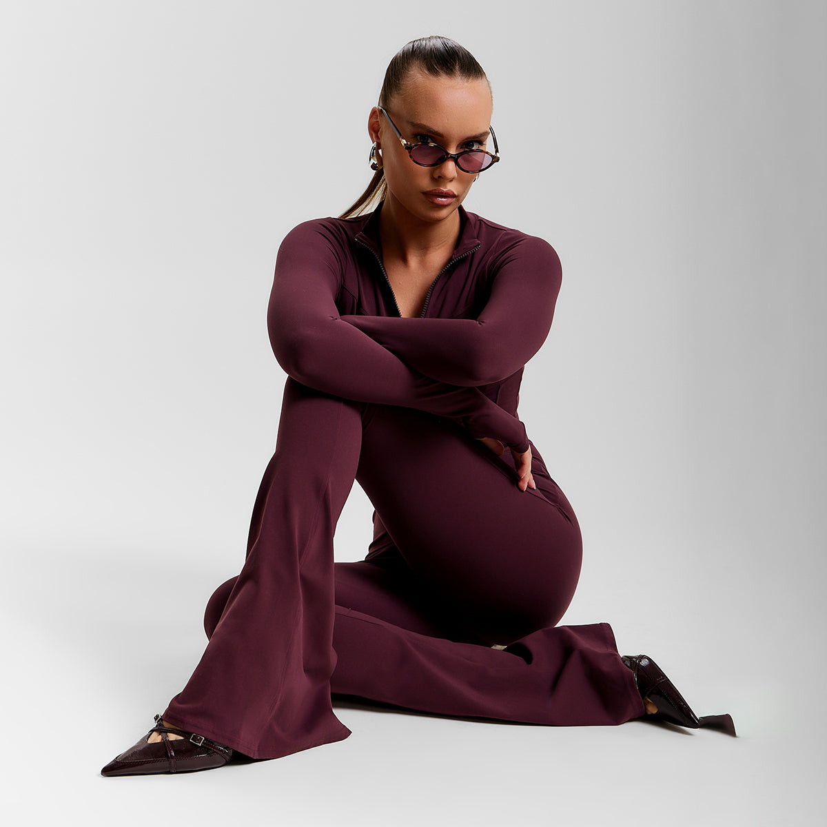 MODEL P02.28.1 SET BURGUNDY