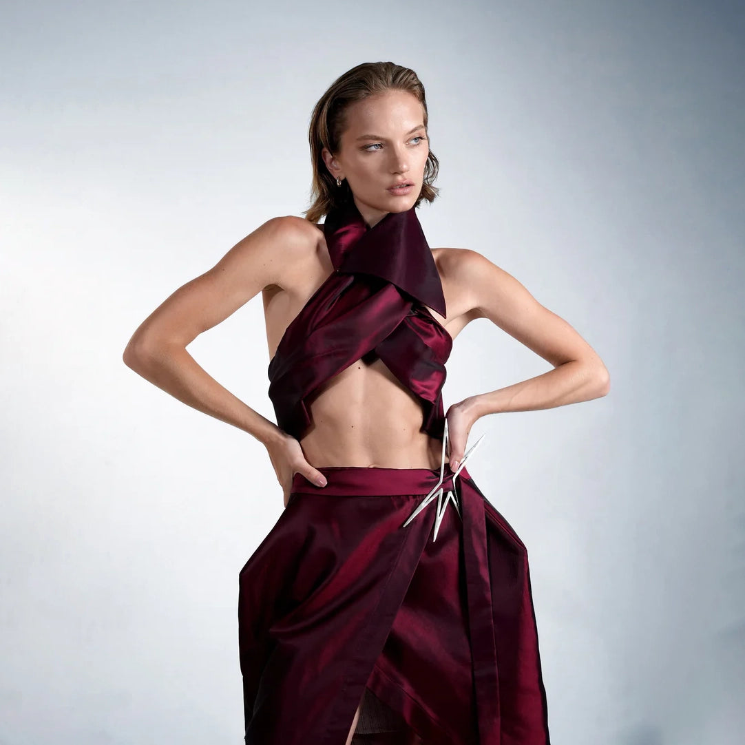 CONFIDENT DRAPING TOP IN BROWN