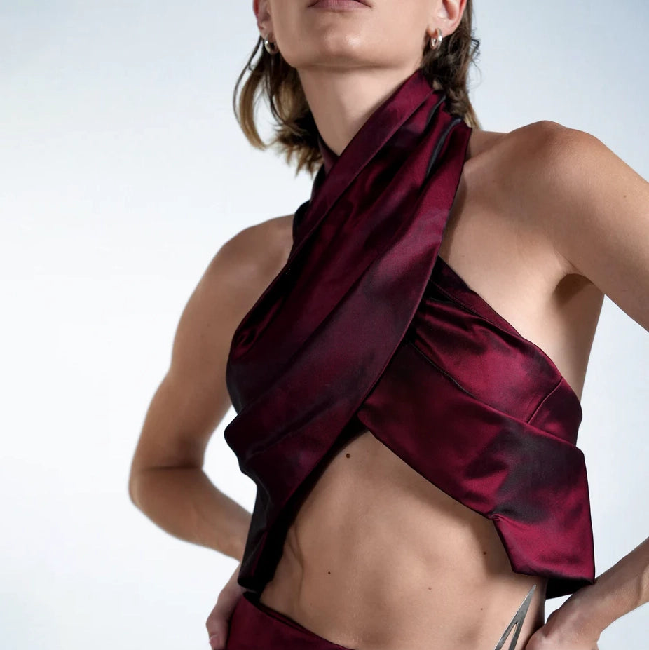 CONFIDENT DRAPING TOP IN BROWN