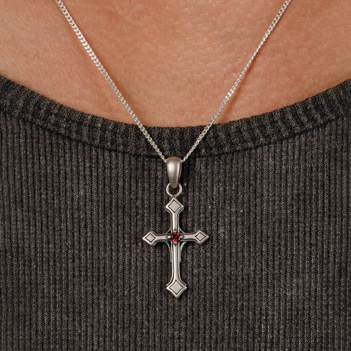 VINTAGE CROSS GEMSTONE NECKLACE IN SILVER