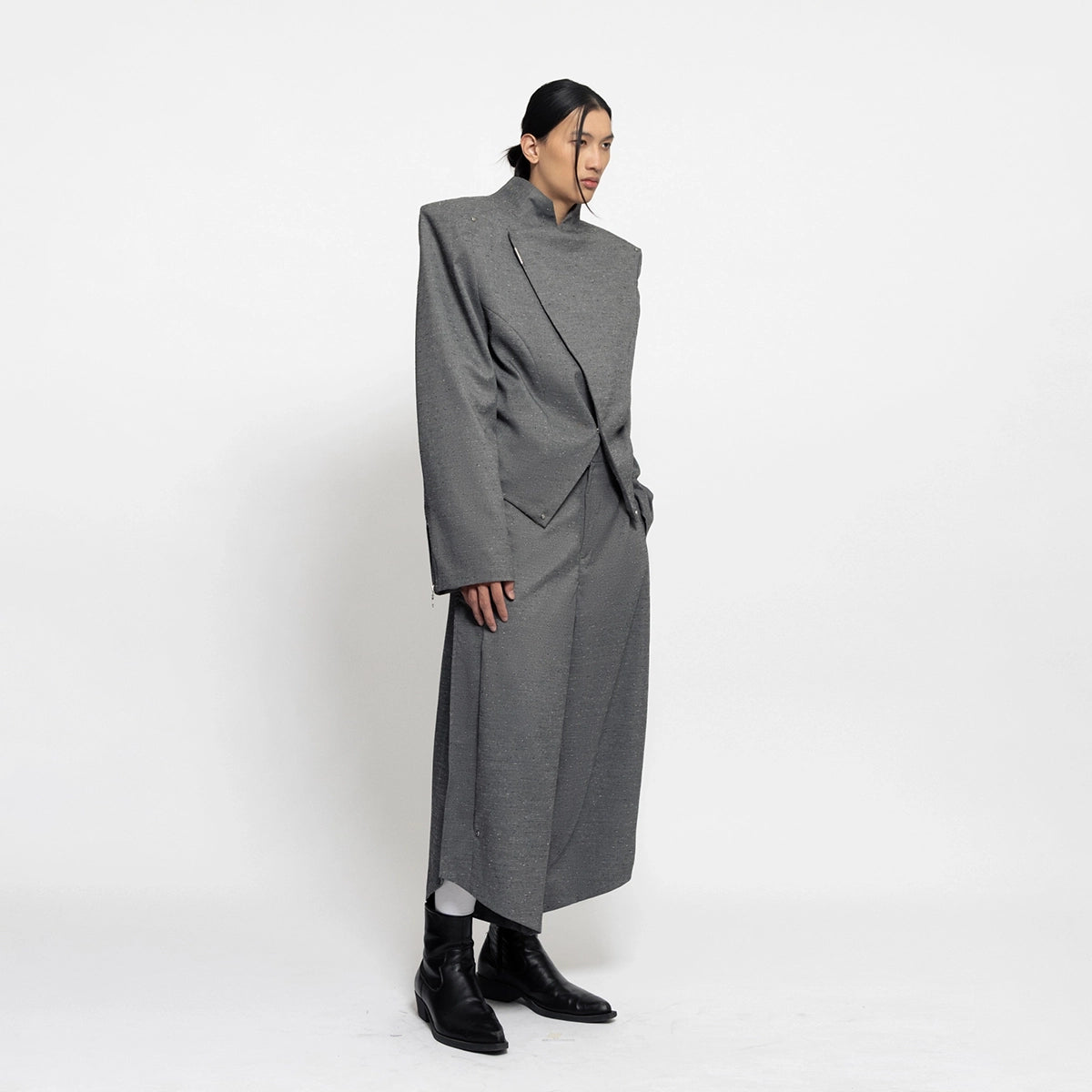 ANGULAR BOXY BESKAP GRAY