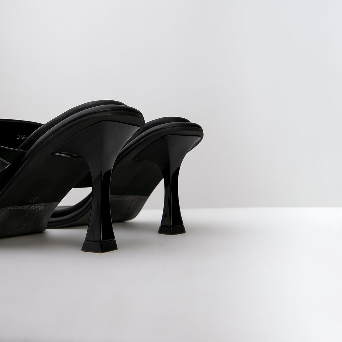 Szabo Black Sandals