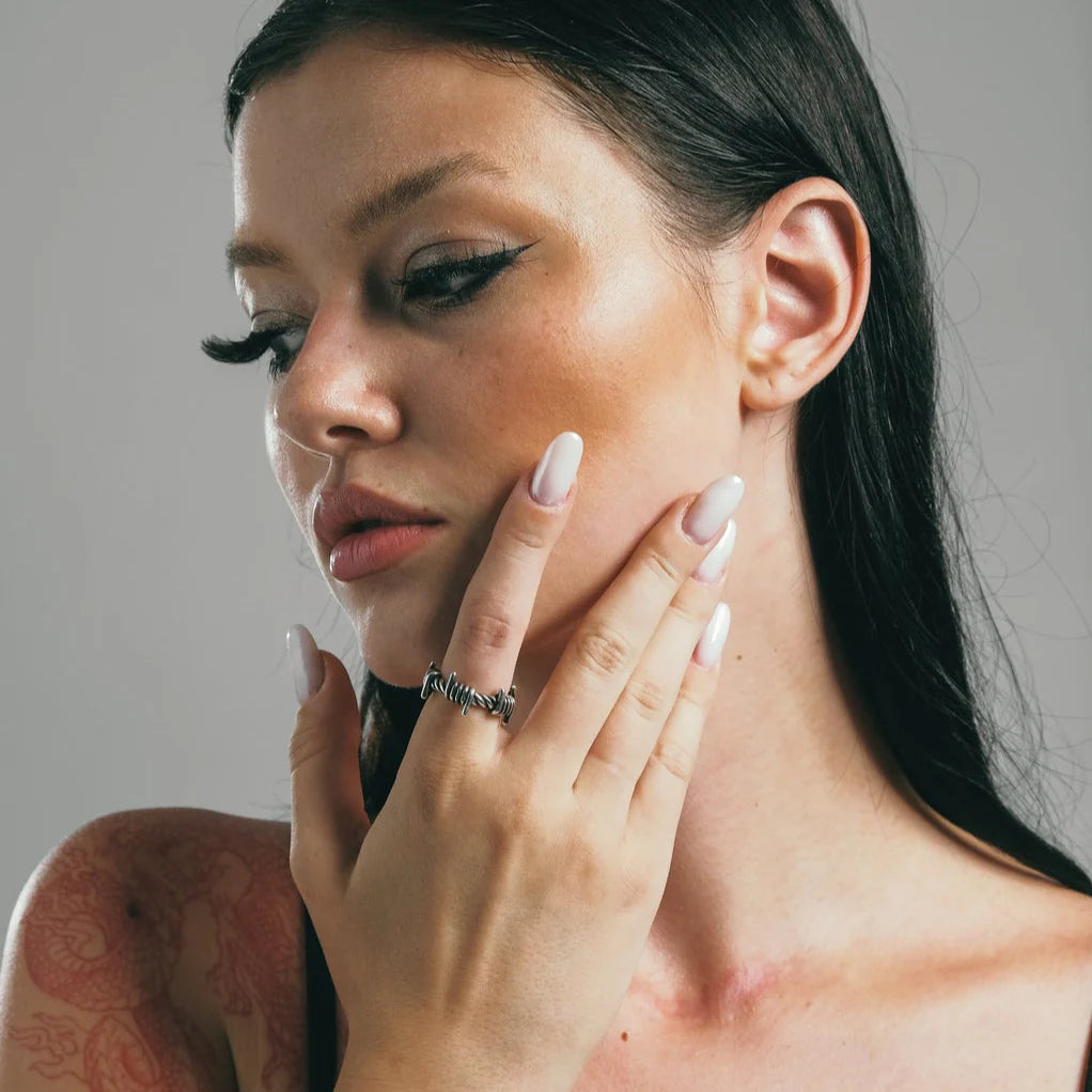 BARB WIRE RING IN SILVER