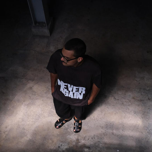T-shirt NEVER AGAIN In Grey