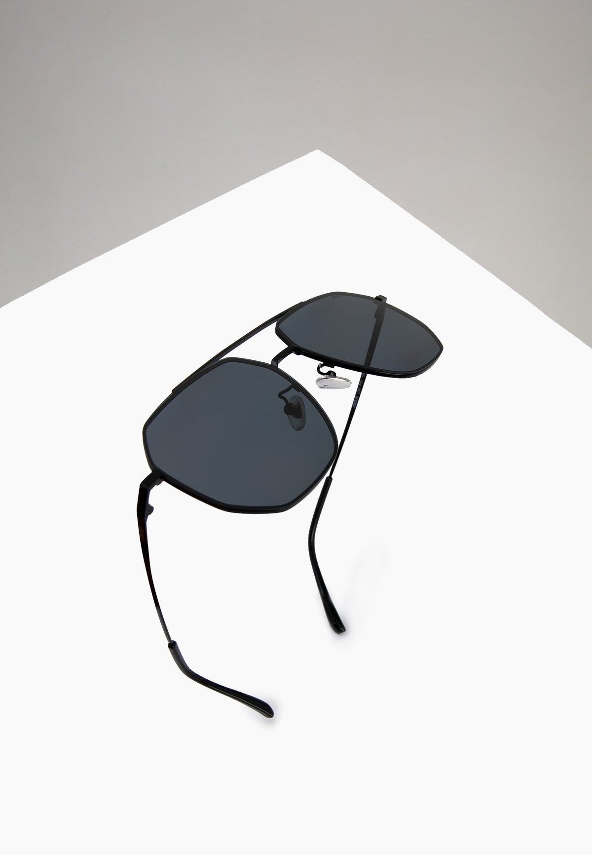 Black Geometric Aviator Sunglasses