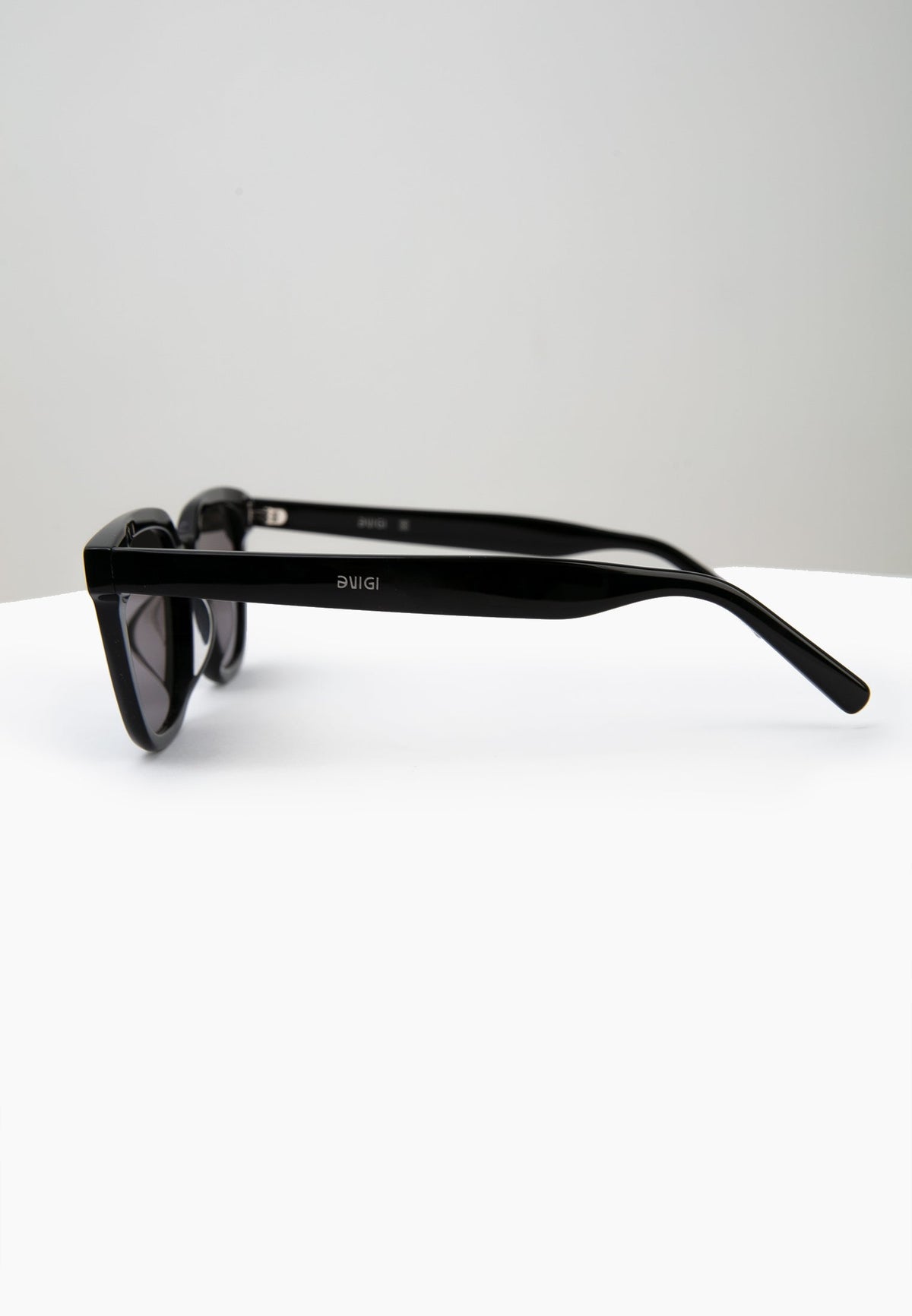 Classic Black Wayfarer Sunglasses