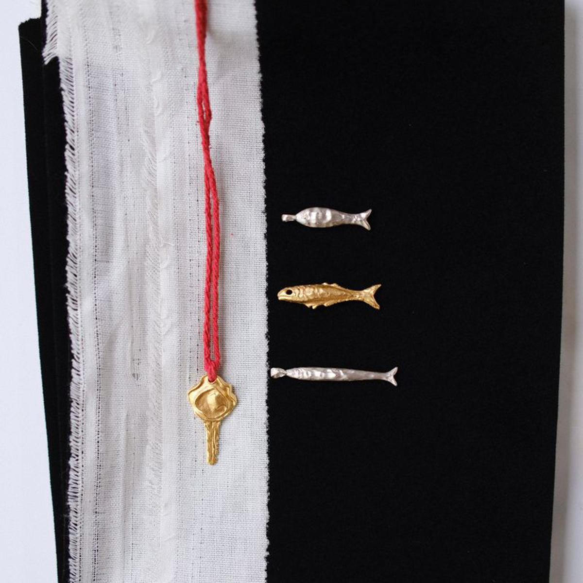 Necklace Asho Amulet in Silver