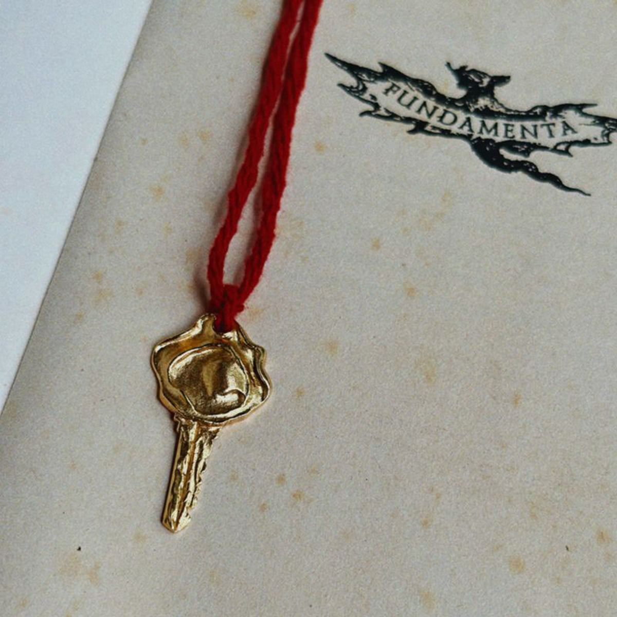 Necklace Nephthys Amulet in Gold