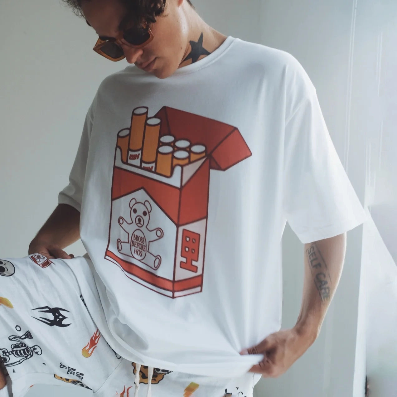 T-SHIRT CIGARETTE PRINT WHITE-RED