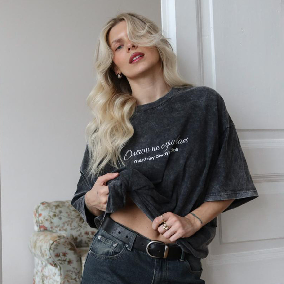 WASHED T-SHIRT "OSTROV" IN GREY