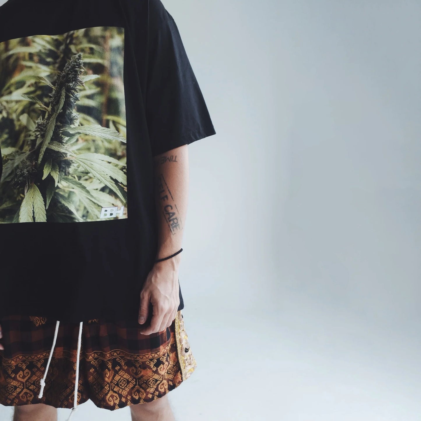 T-SHIRT PLANT PRINT BLACK
