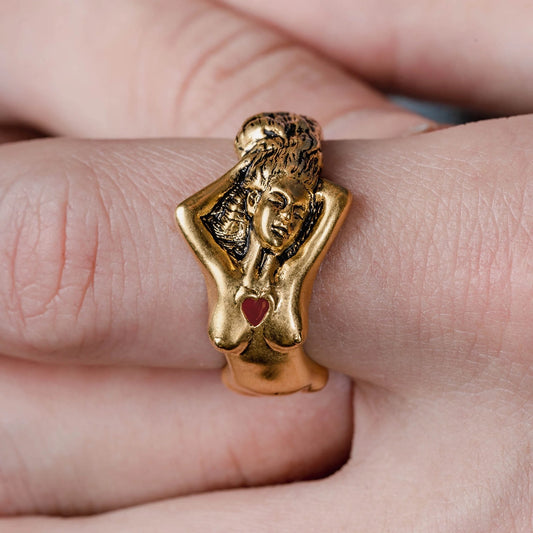 LADIES RING WITH RED STONE IN GOLD