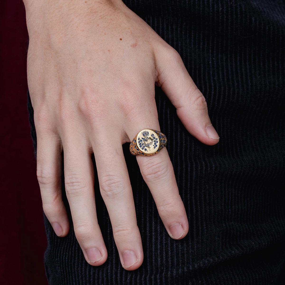 BLUE HEART SIGNET RING IN GOLD