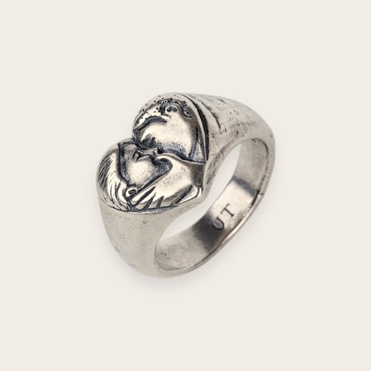 KISSING COUPLE RING IN SILVER