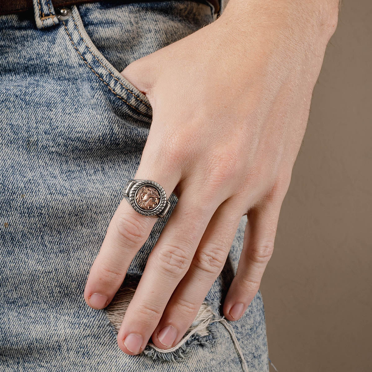 ROMAN RING WITH ROSE GOLD