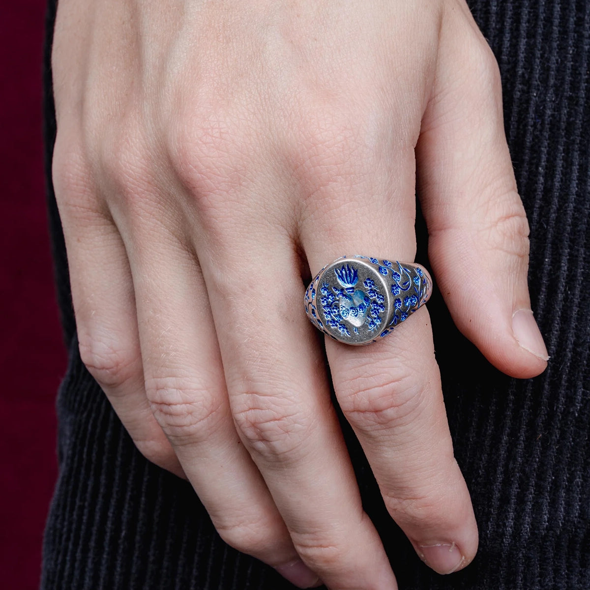 BLUE HEART SIGNET RING IN SILVER