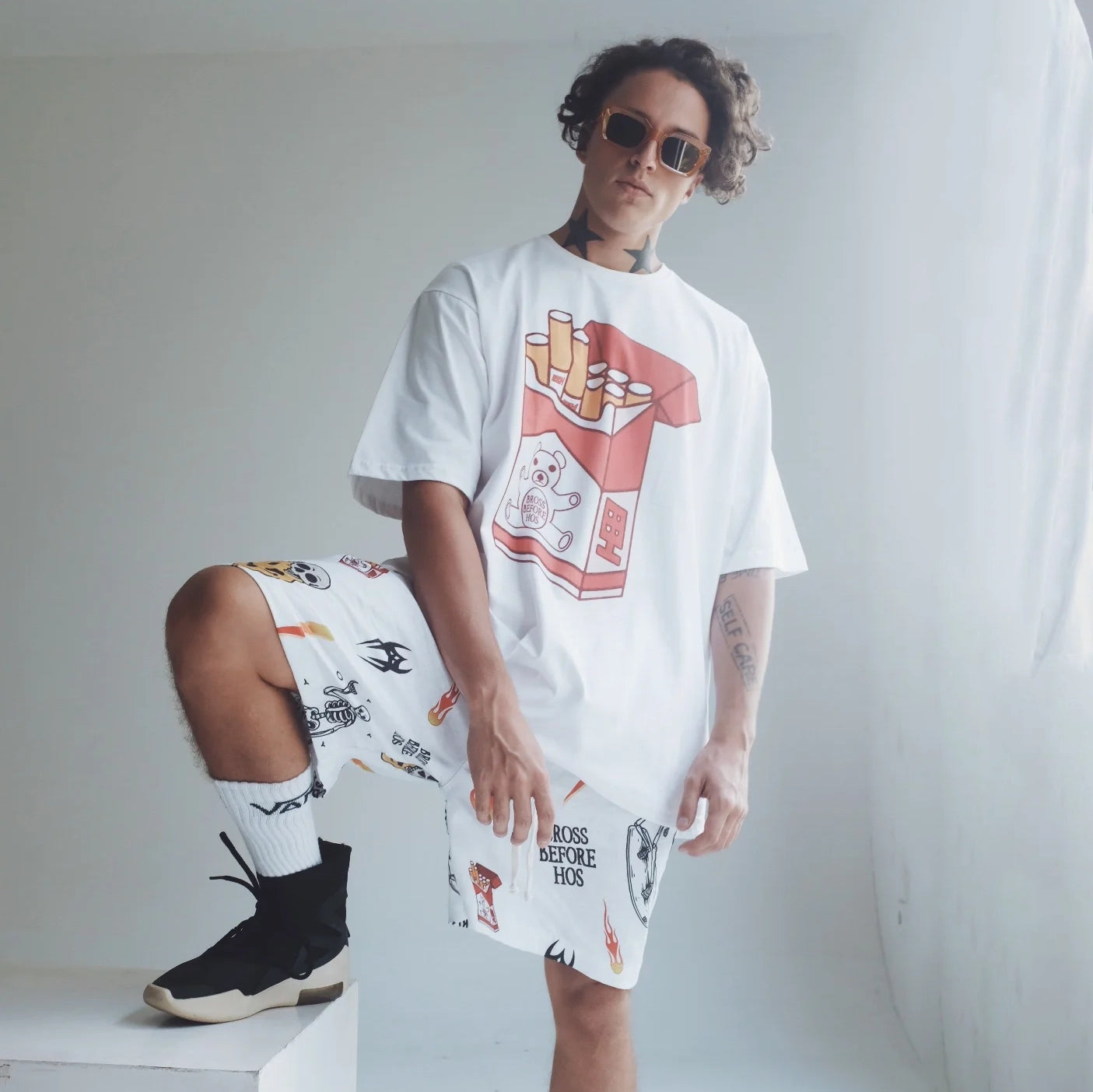 T-SHIRT CIGARETTE PRINT WHITE-RED