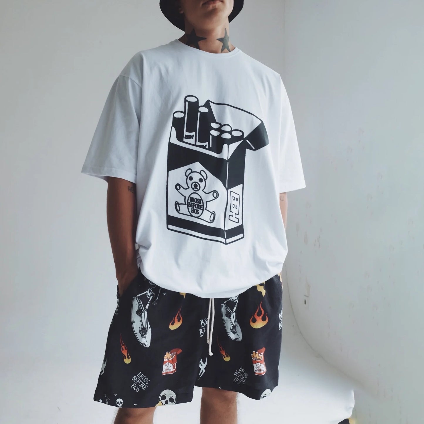 T-SHIRT CIGARETTE PRINT WHITE-BLACK