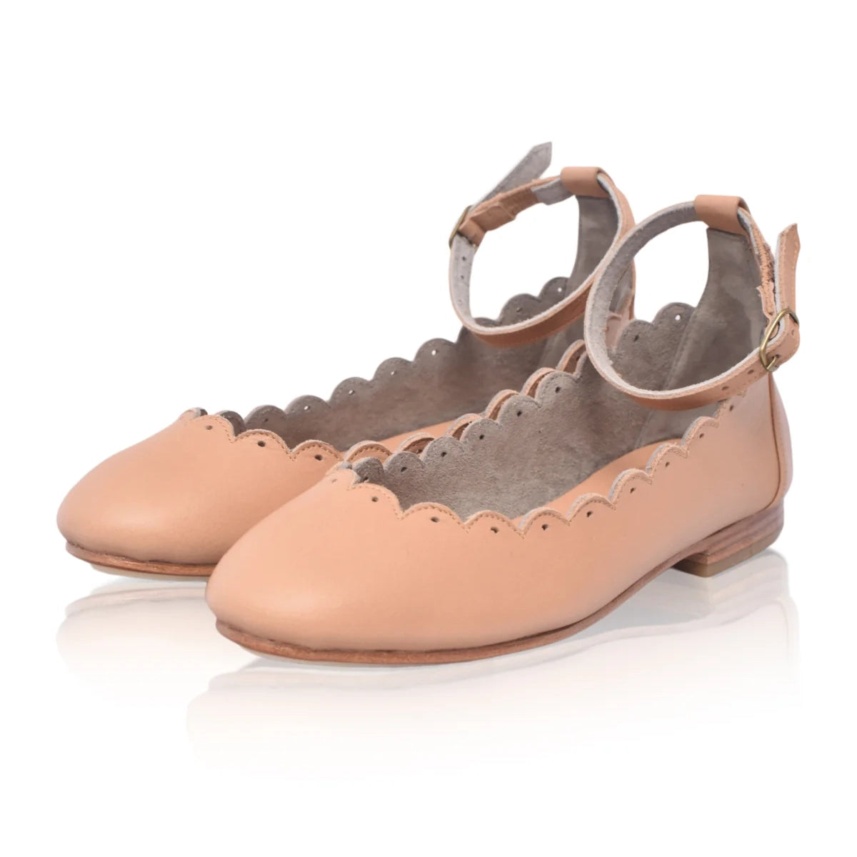 Fleur Scalloped Leather Ballet Flats In Beige