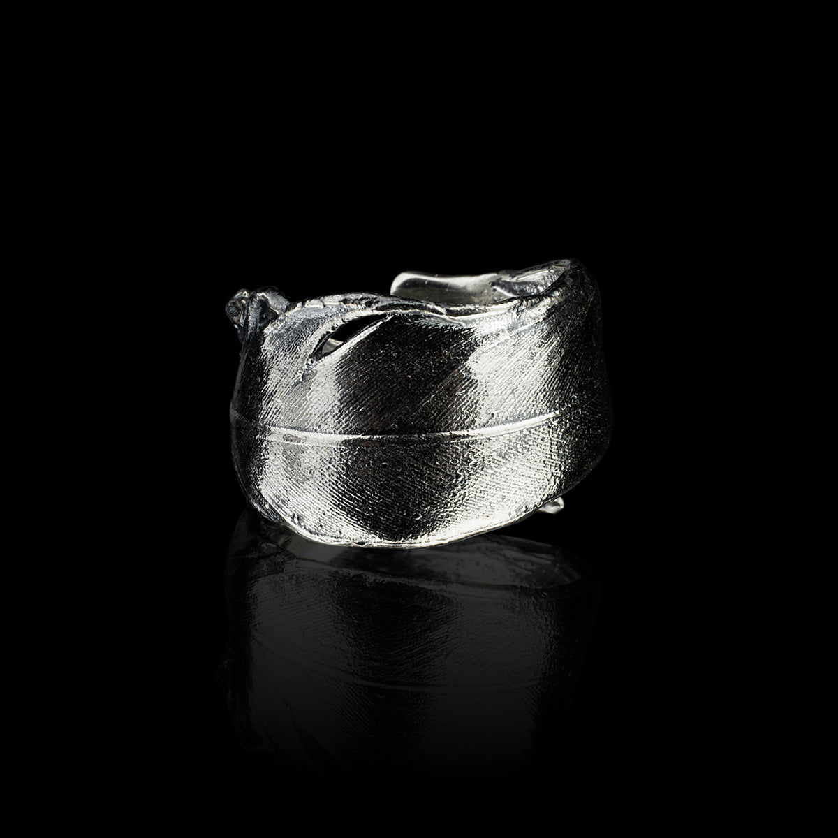 FEATHER RING