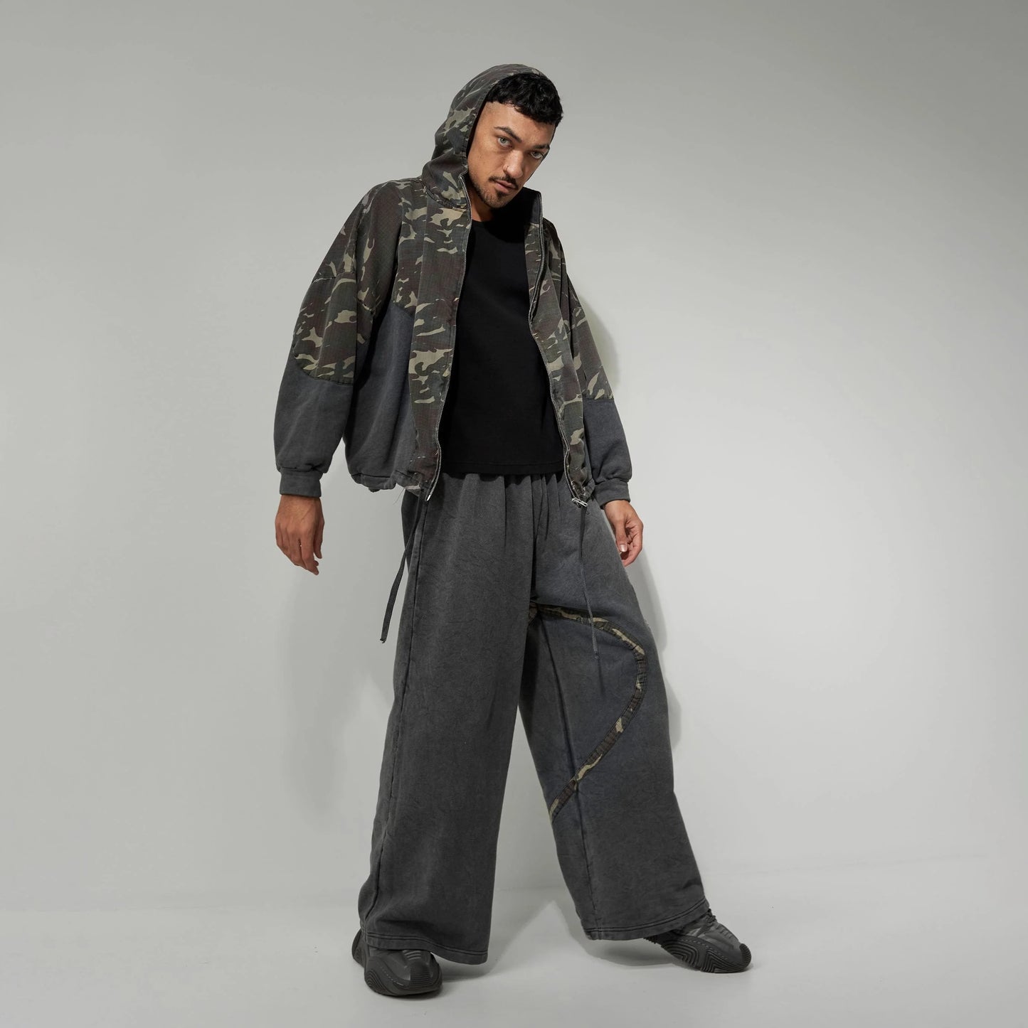 UNISEX TRACK SUIT THE EXPLORER