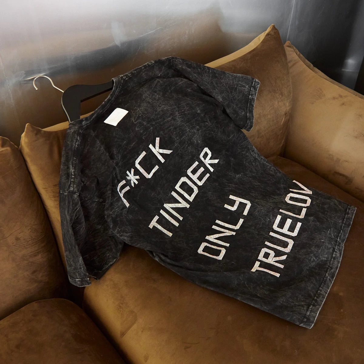 T-shirt "F*CK TINDER ONLY TRUELOVE"