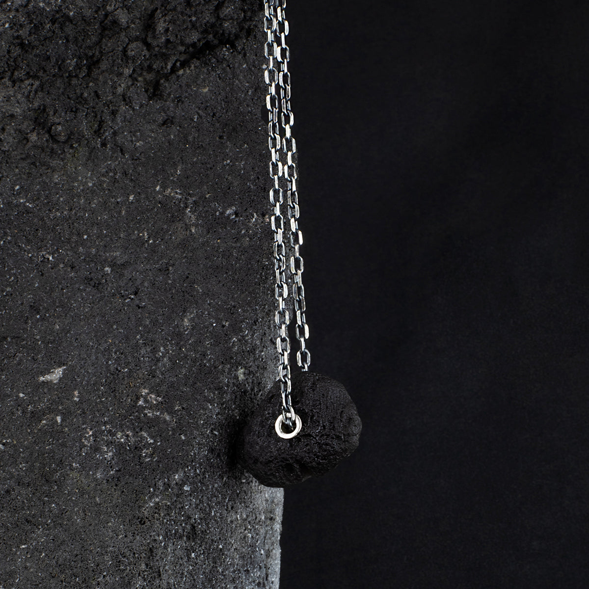 METORITIC TEKTITE PENDANT+CHAIN