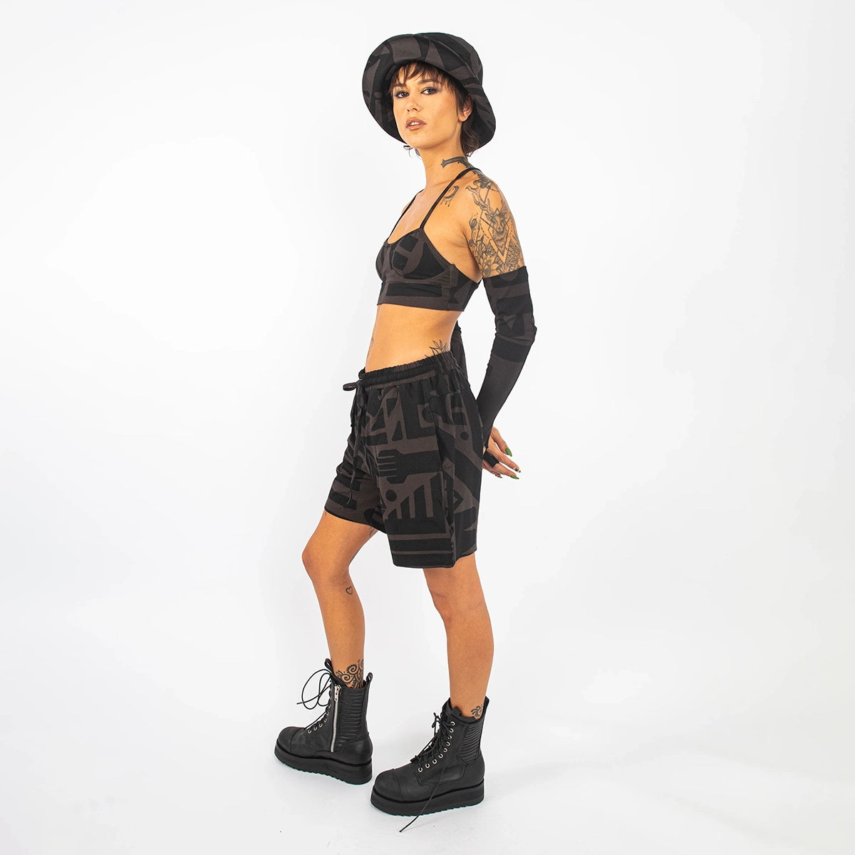 CHARCOAL SHORTPANTS