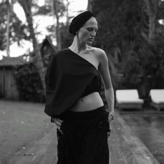 POPLIN TOP IN BLACK