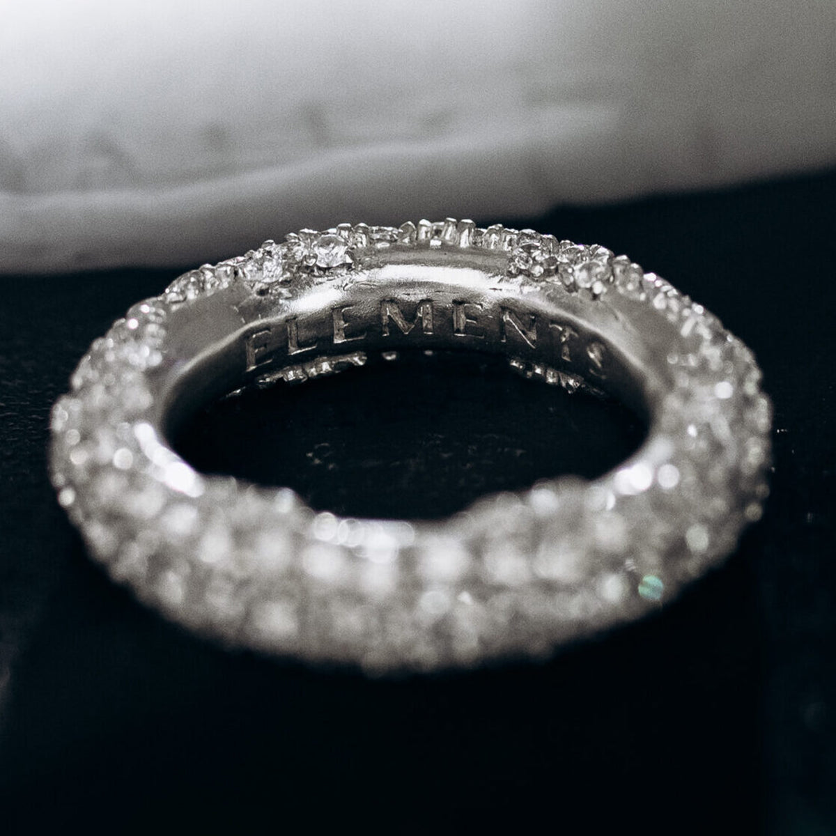VIVID RING
