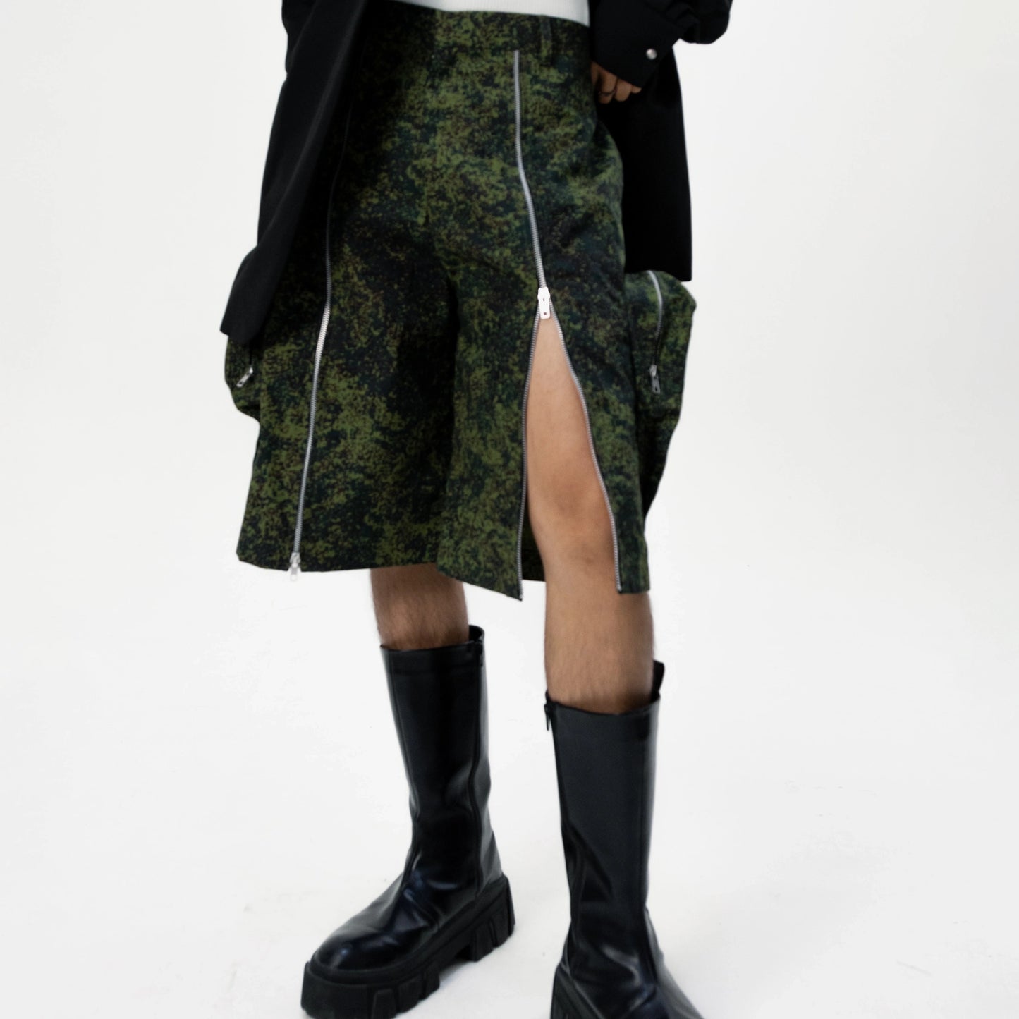 CIVIL SLIT SHORT