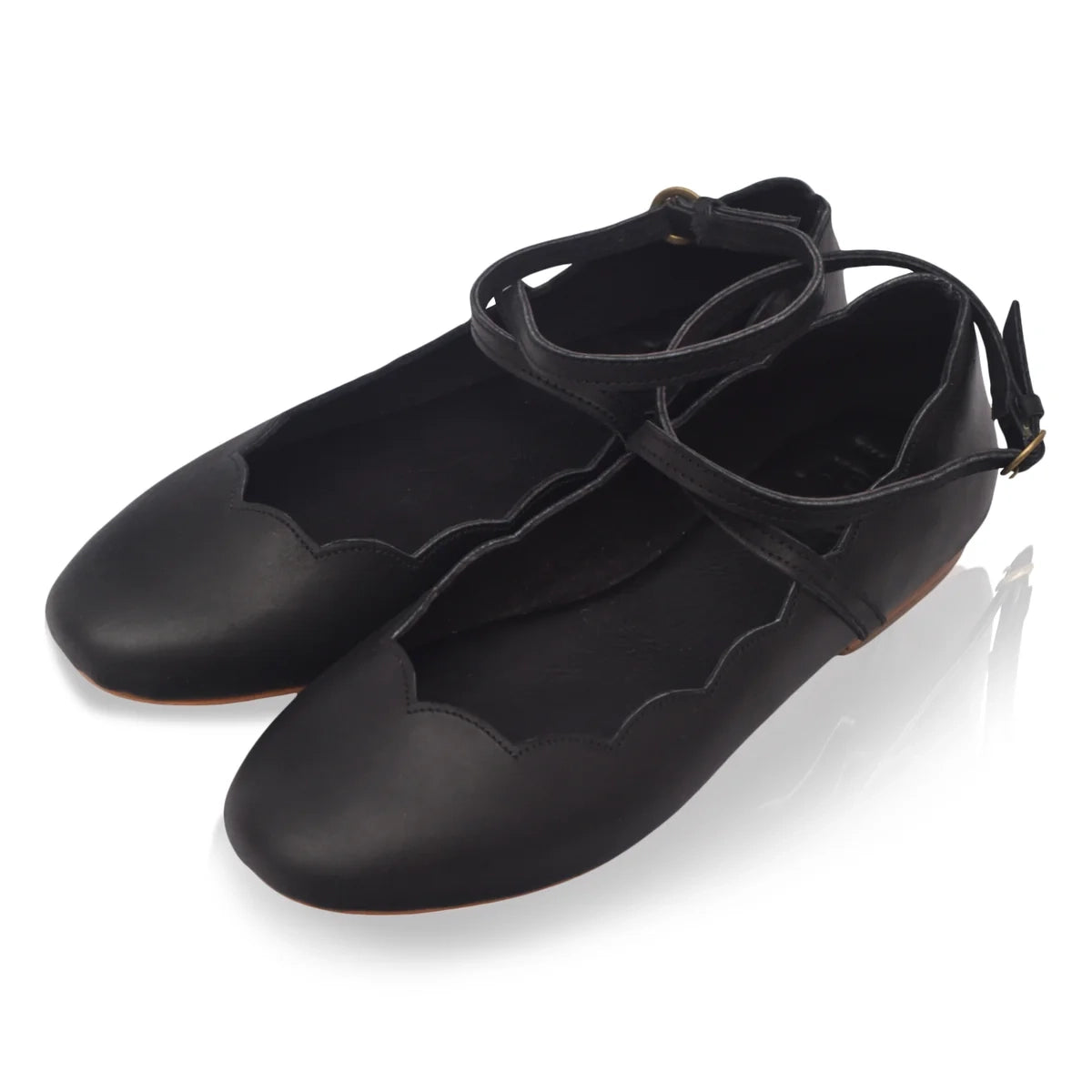 Myrelle Criss-Cross Leather Ballet Flats In Black