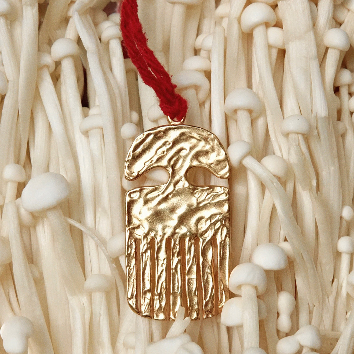 Necklace Kushi Amulet Gold