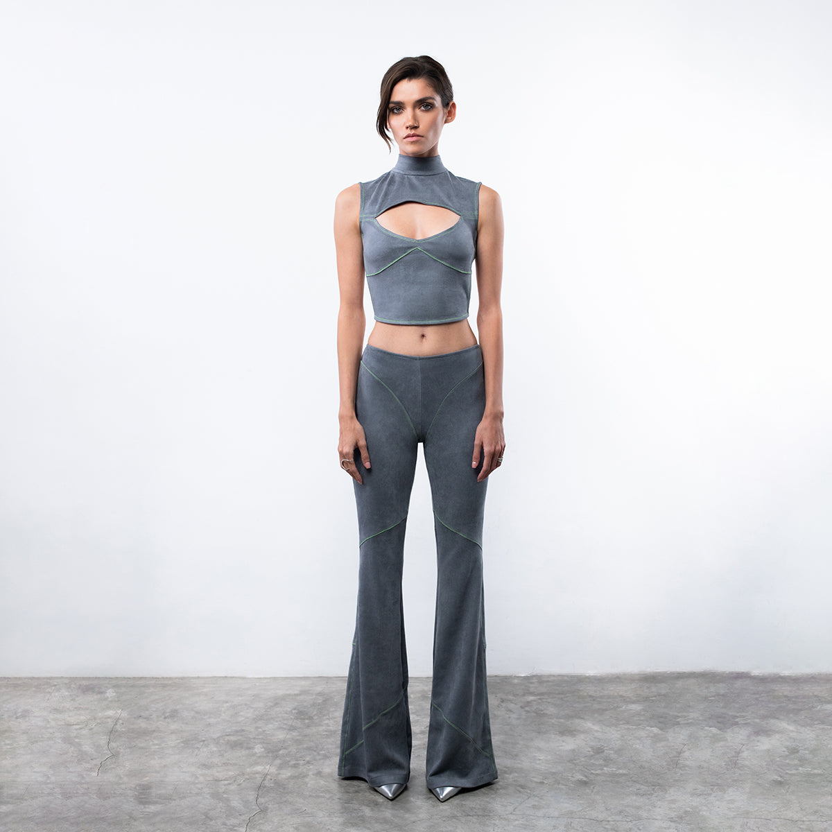 SET SLM IN GREY