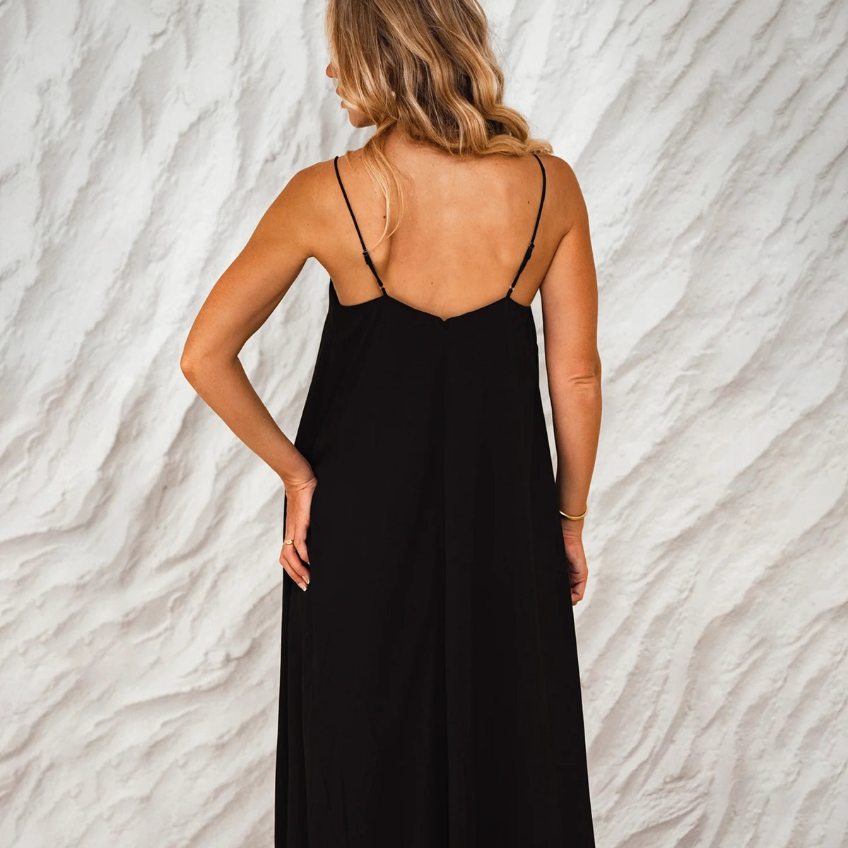 Silky Wind Strappy Maxi Dress In Black