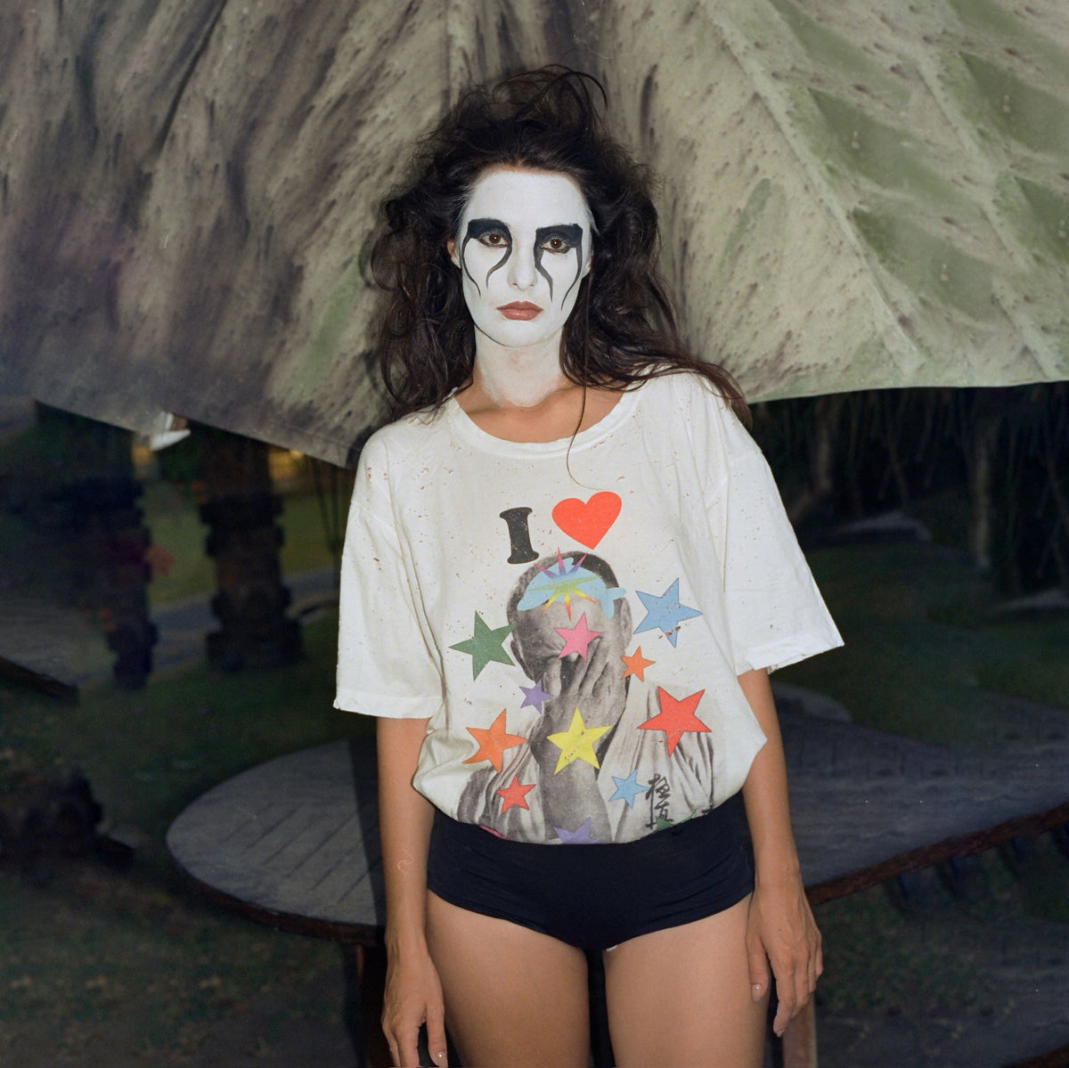 I LOVE DOLPHINS DISTRESSED TEE