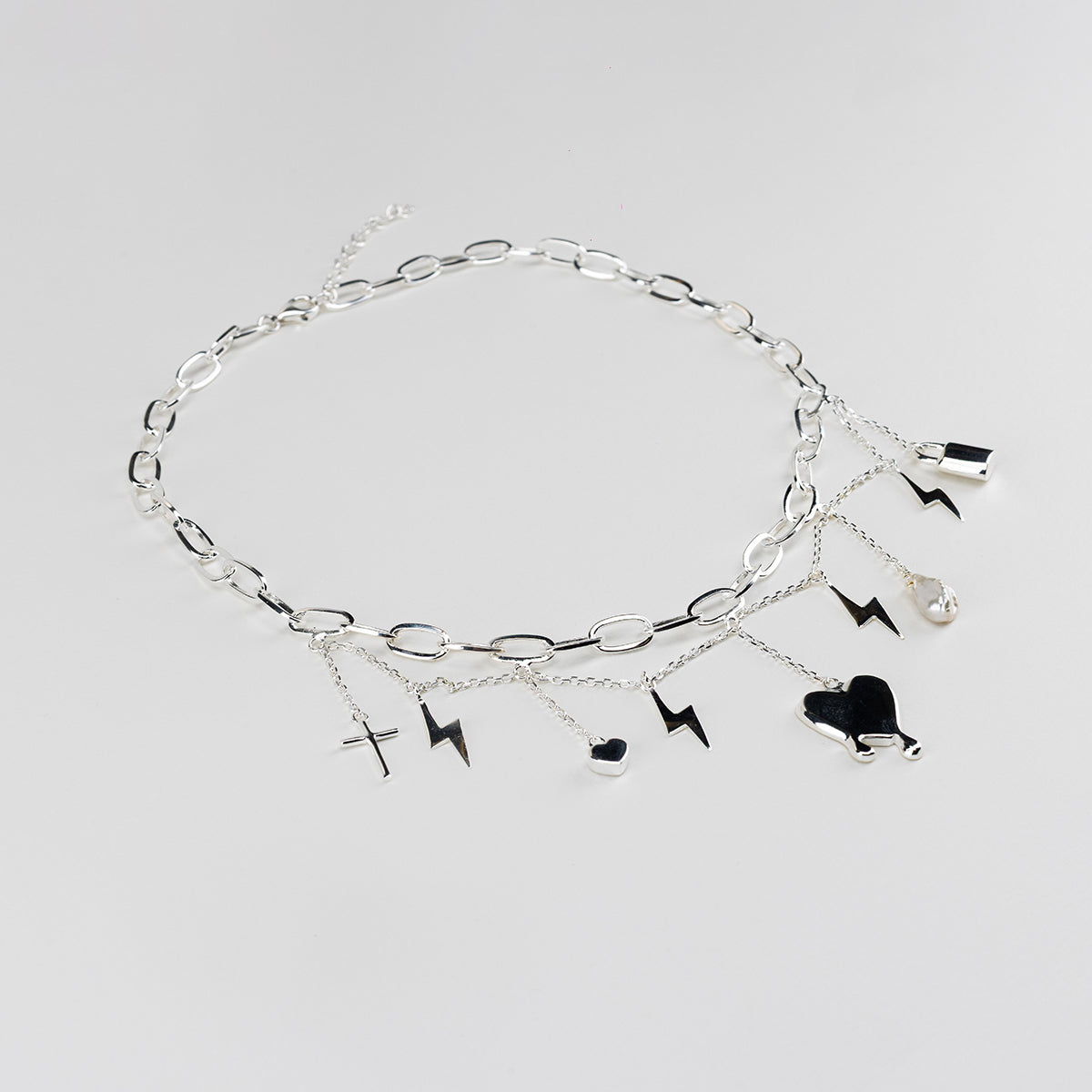 MANY THINGS CHOKER