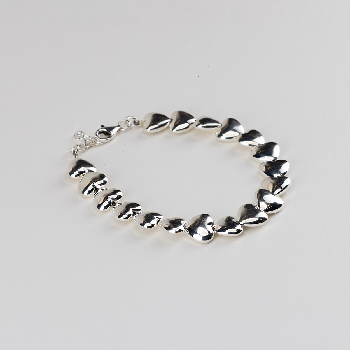SILVER HEART BRACELET
