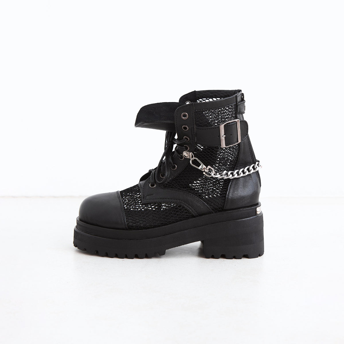 Net boot with chain black