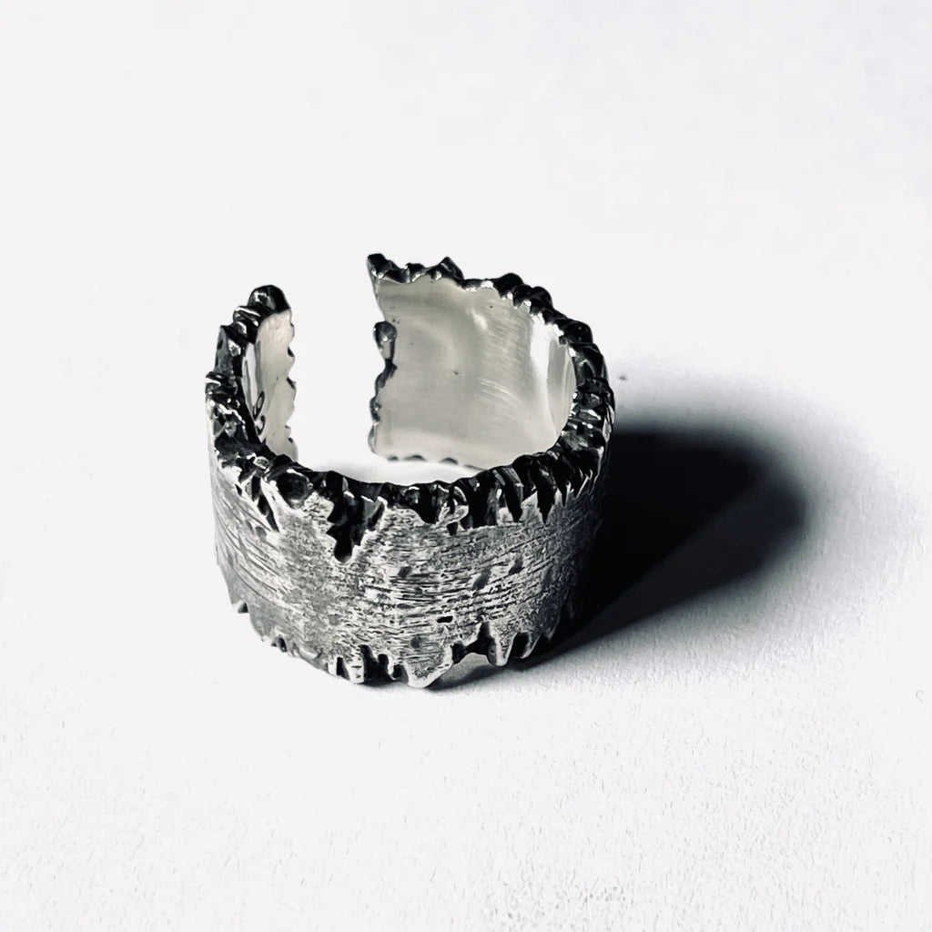 BROKEN RING