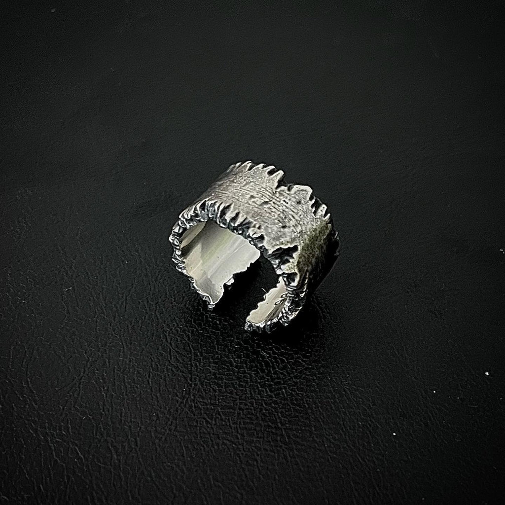 BROKEN RING