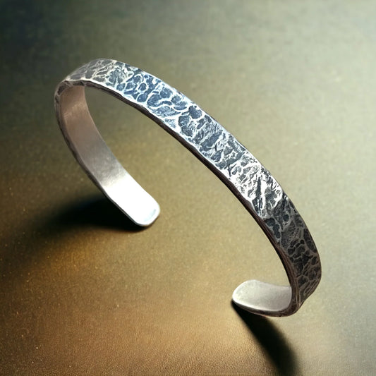 Hammered cuff bracelet in silver